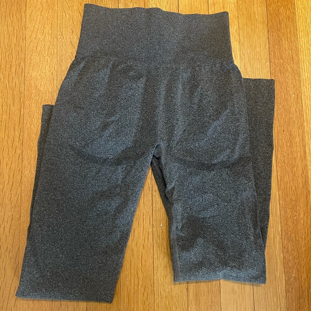 Glute contouring leggings